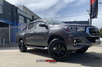 TOYOTA-HILUX-4WD-SIX-MATTE-BLACK